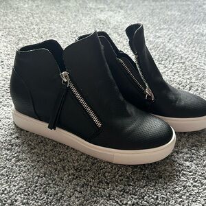 Steve Madden heel sneakers